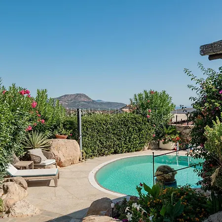 Coro E Mari Willa Porto San Paolo (Sardinia)